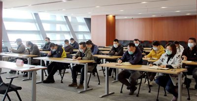 分公司召開了2020年黨風(fēng)廉政建設(shè)目標責(zé)任書簽訂儀式和2019年度先進表彰會1.jpg